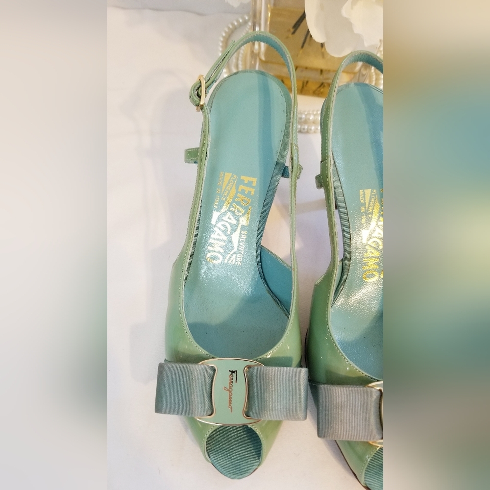 Salvatore Ferragamo Vintage Mint Green Peep Toe Bow Slingback Heels - Picture 5 of 15
